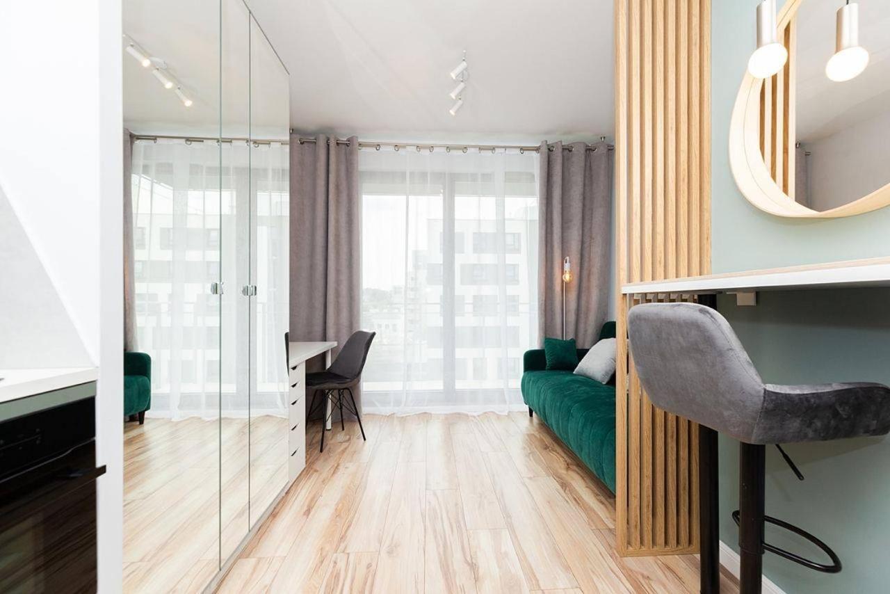 Easy & Comfortable, With Balcony, Very Close To The Center Varsóvia Exterior foto