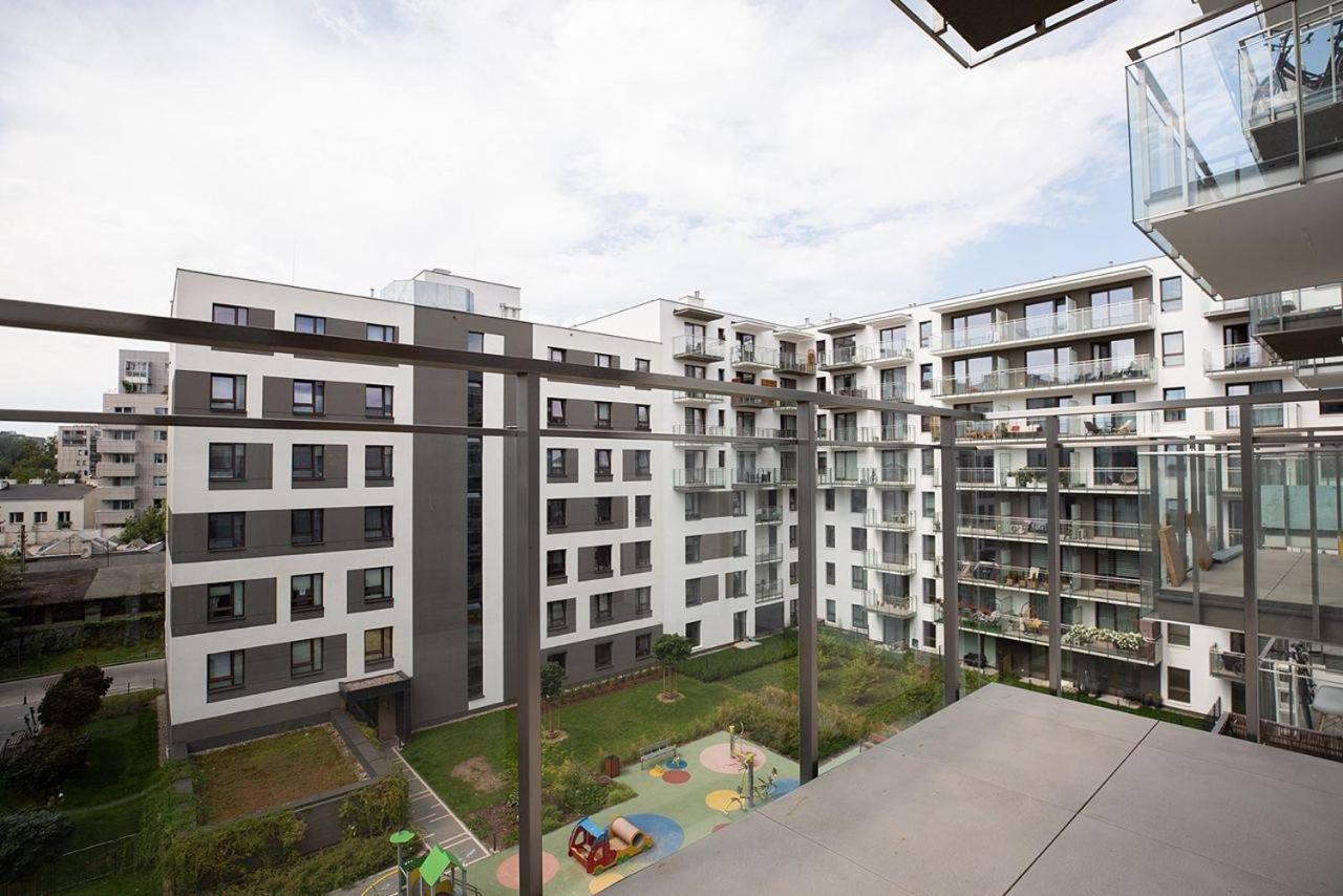 Easy & Comfortable, With Balcony, Very Close To The Center Varsóvia Exterior foto