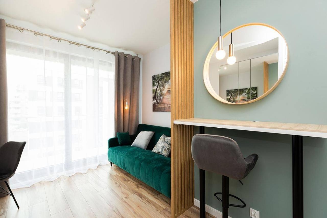 Easy & Comfortable, With Balcony, Very Close To The Center Varsóvia Exterior foto