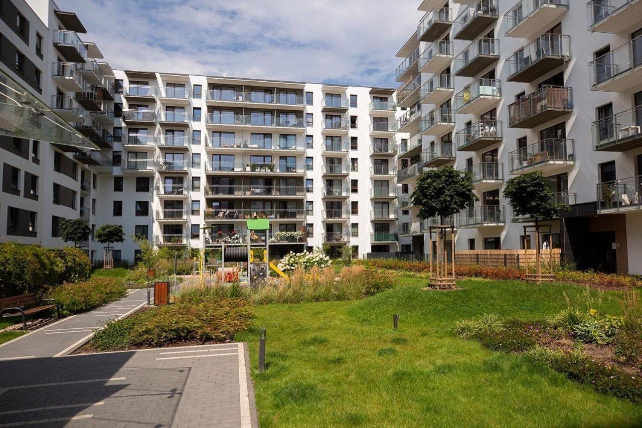 Easy & Comfortable, With Balcony, Very Close To The Center Varsóvia Exterior foto